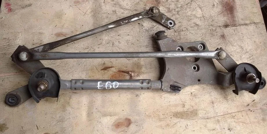 Б.у. трапеция дворников TOYOTA COROLLA ZRE151 TOYOTA COROLLA ZRE151