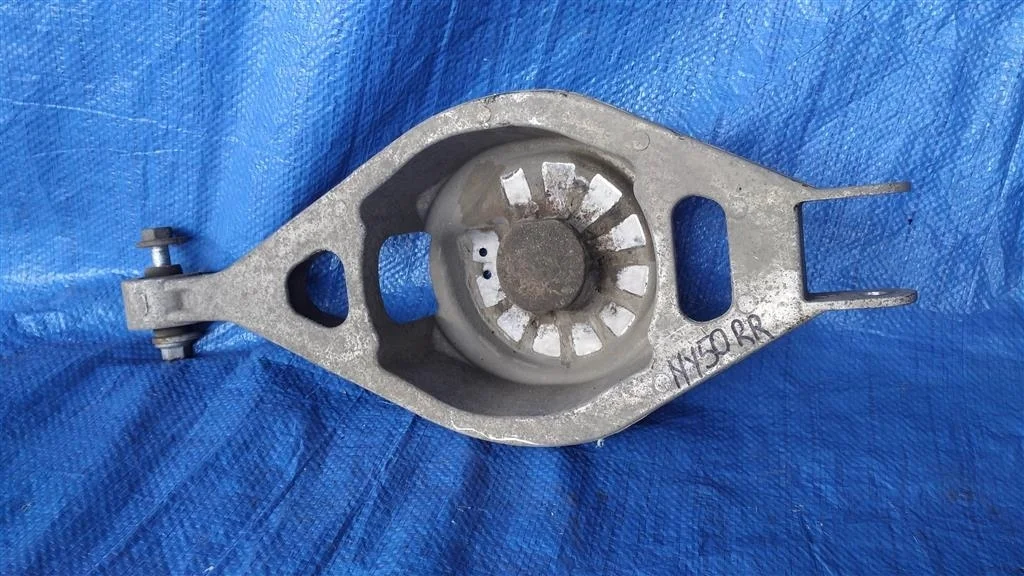 Б.у. рычаг NISSAN FUGA PY50 NISSAN FUGA PY50