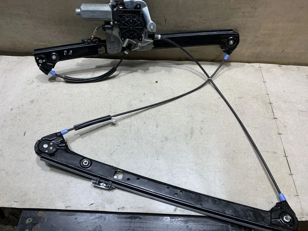 Передний правый стеклоподъемник BMW X5 E53