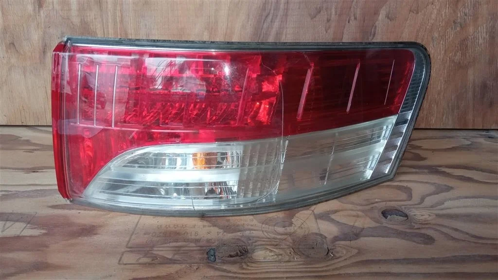 Б.у. фонарь наружный TOYOTA AVENSIS ZRT270 TOYOTA AVENSIS ZRT270