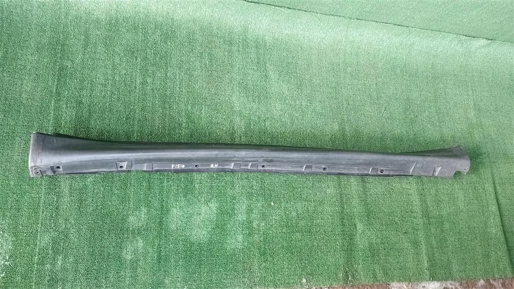 Б.у. порог пластиковый NISSAN JUKE F15E NISSAN JUKE F15E