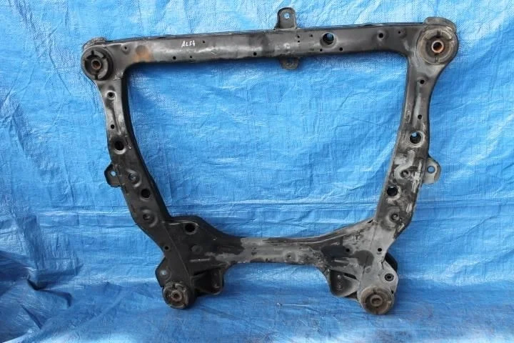 Б.у. балка под двс TOYOTA ALPHARD H10 TOYOTA ALPHARD H10
