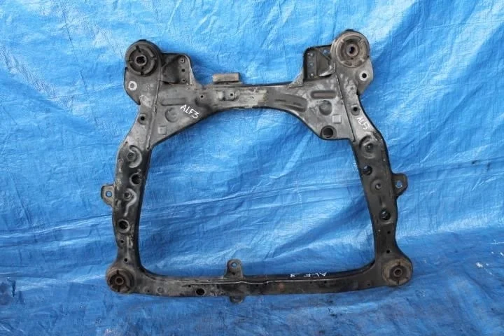 Б.у. балка под двс TOYOTA ALPHARD H10 TOYOTA ALPHARD H10