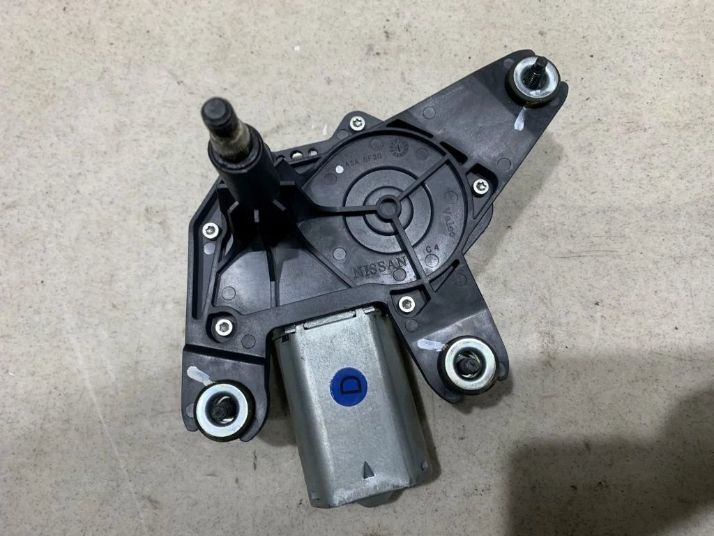 Моторчик задний Nissan Juke F15 287101KA0A