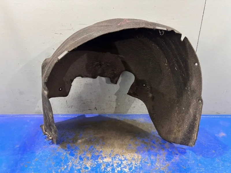 Подкрылок Mercedes W212