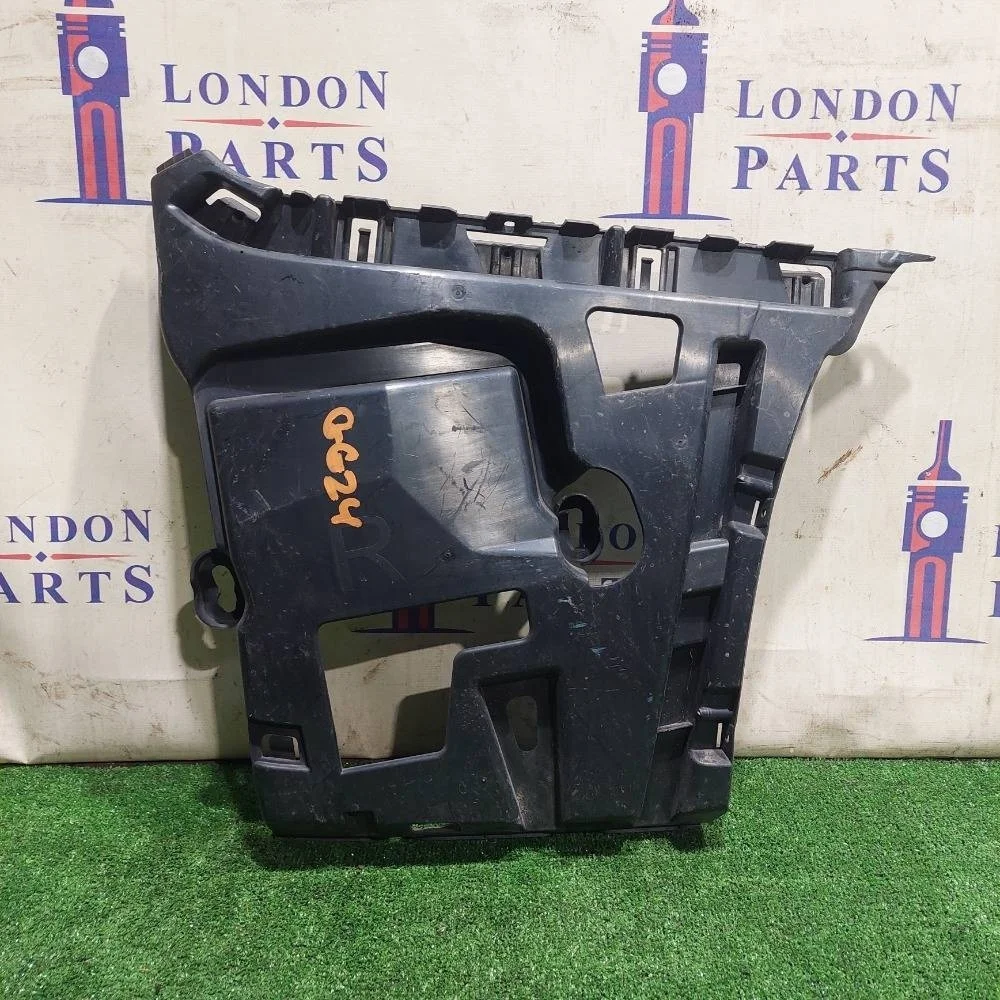 Кронштейн крепления бампера BMW F30