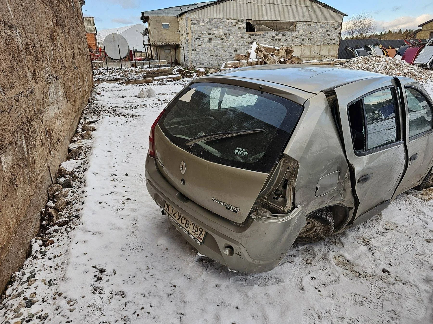 Продажа Renault Sandero 1.4 (75Hp) (K7J A710) FWD MT по запчастям