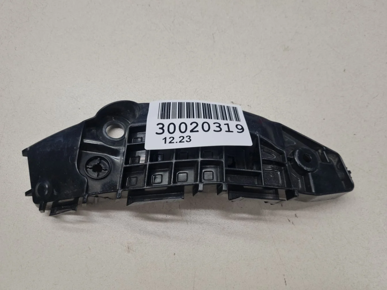 Кронштейн бампера переднего правый для Toyota RAV 4 2019-