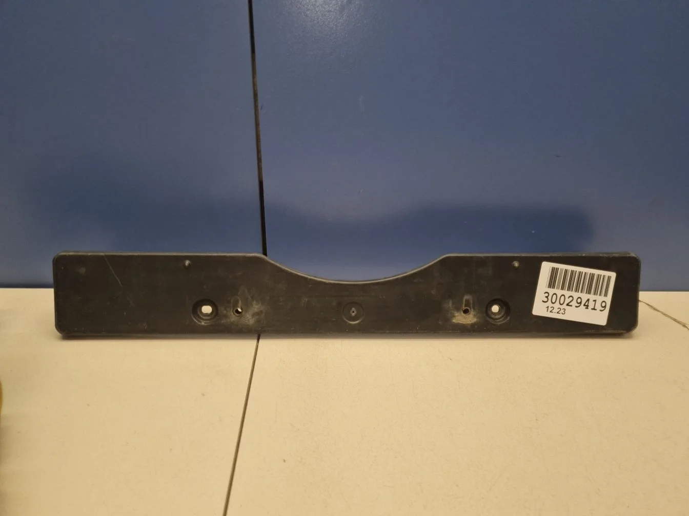 Накладка переднего бампера под номер для Toyota Camry XV50 2011-2017