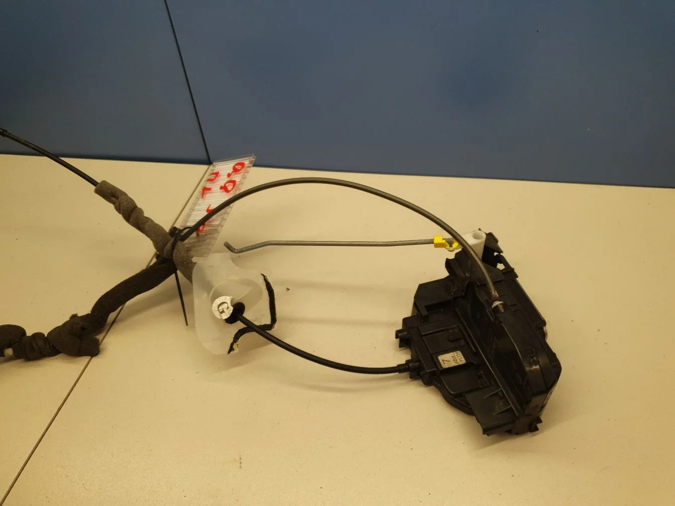 Замок двери передней левой для Nissan Qashqai J10 2006-2014