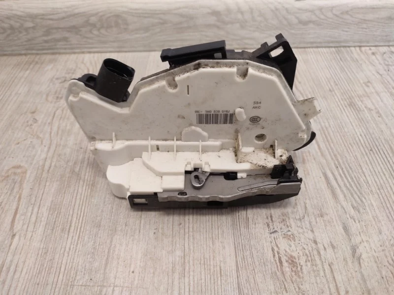 Замок двери VW Tiguan 2012-2018 5N