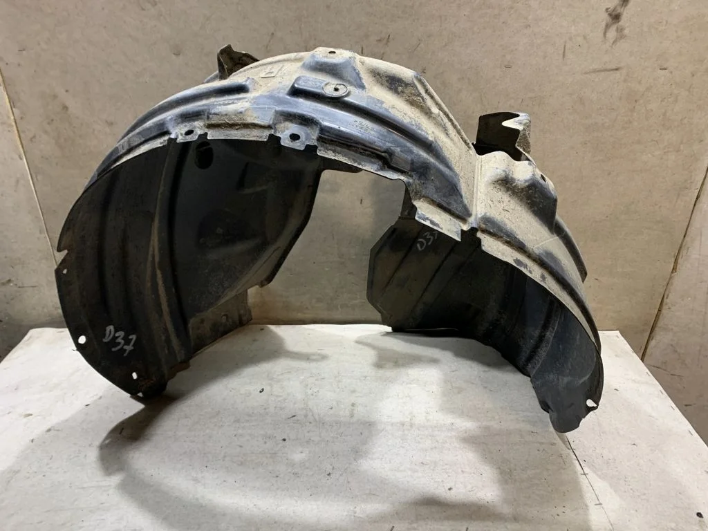 63842BA60A Локер передний правый Nissan Juke F15