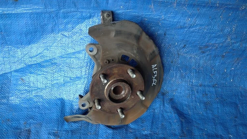 Б.у. кулак поворотный TOYOTA ALPHARD H10 TOYOTA ALPHARD H10