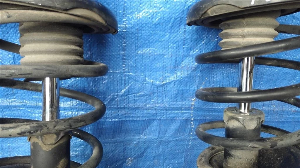 Б.у. амортизатор  (2шт) NISSAN X-TRAIL T30 NISSAN X-TRAIL T30