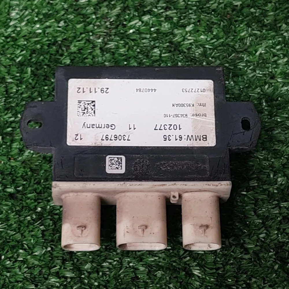 Эмблема BMW F30