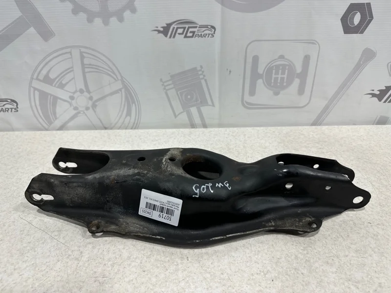 Рычаг задний нижний под пружину Mercedes-benz 2015 W205