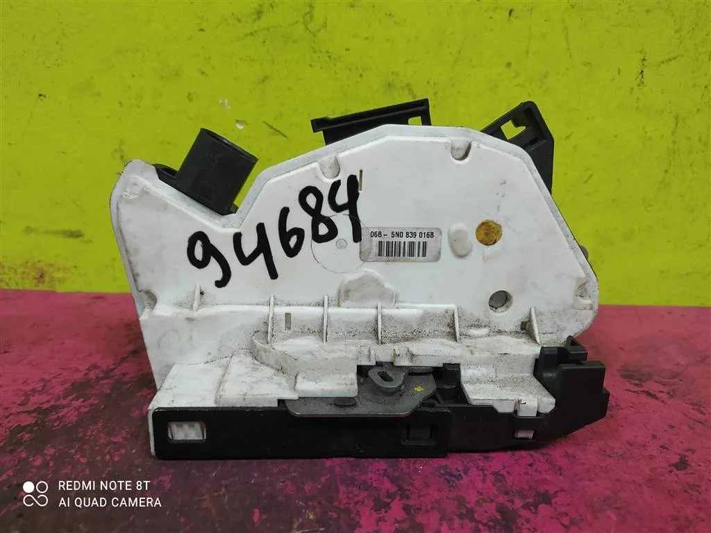 Замок двери задний правый VW Tiguan 5N0839016B