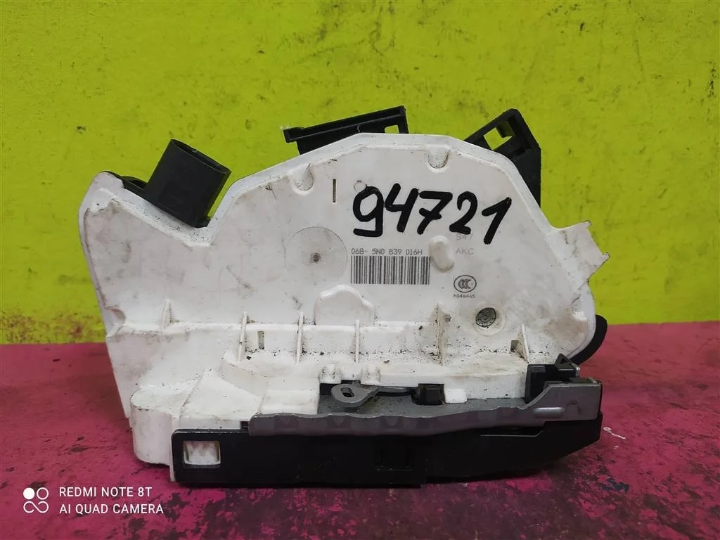 Замок двери задний правый VW Tiguan 5N0839016H