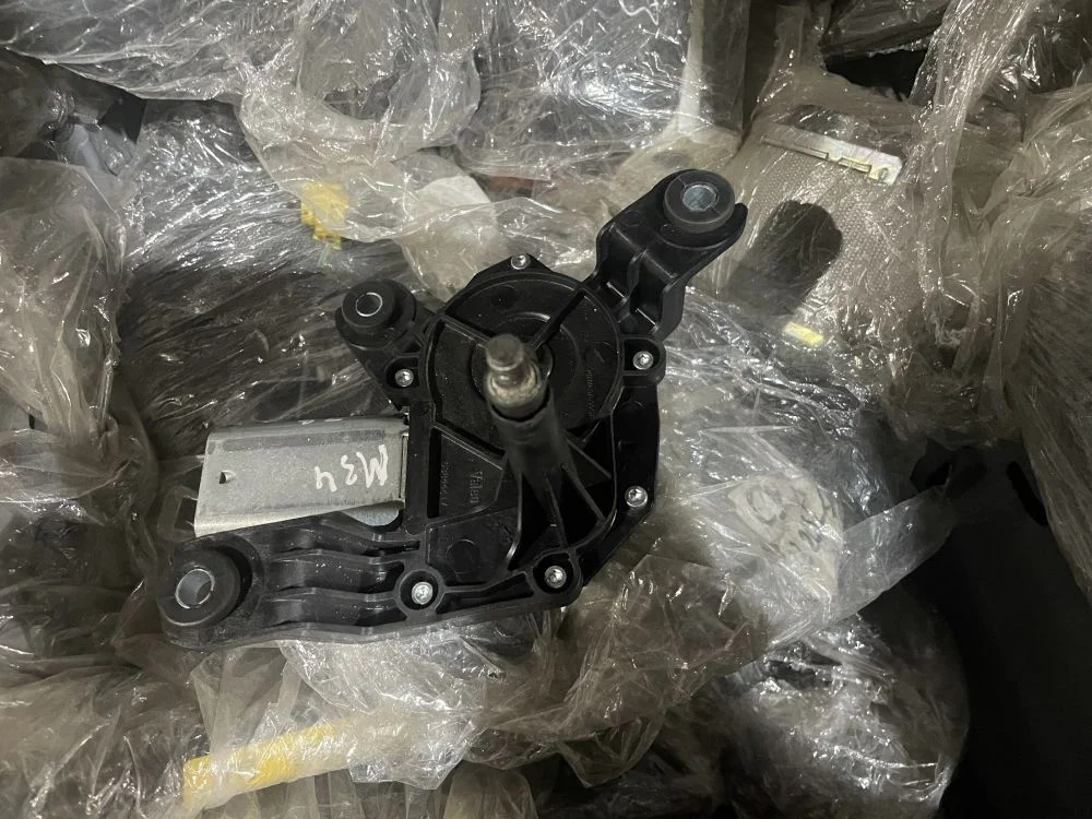 Моторчик заднего дворника opel zafira B