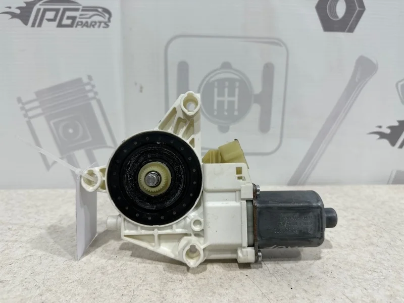 Моторчик стеклоподъемника передней правой двери Mercedes-benz 2007 W164