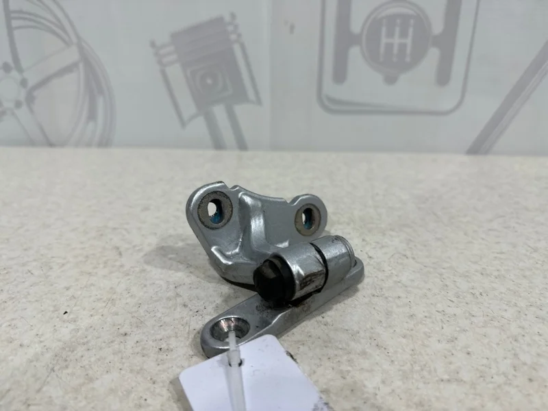 Петля левой двери верхняя Mercedes-benz ML 2007 W164