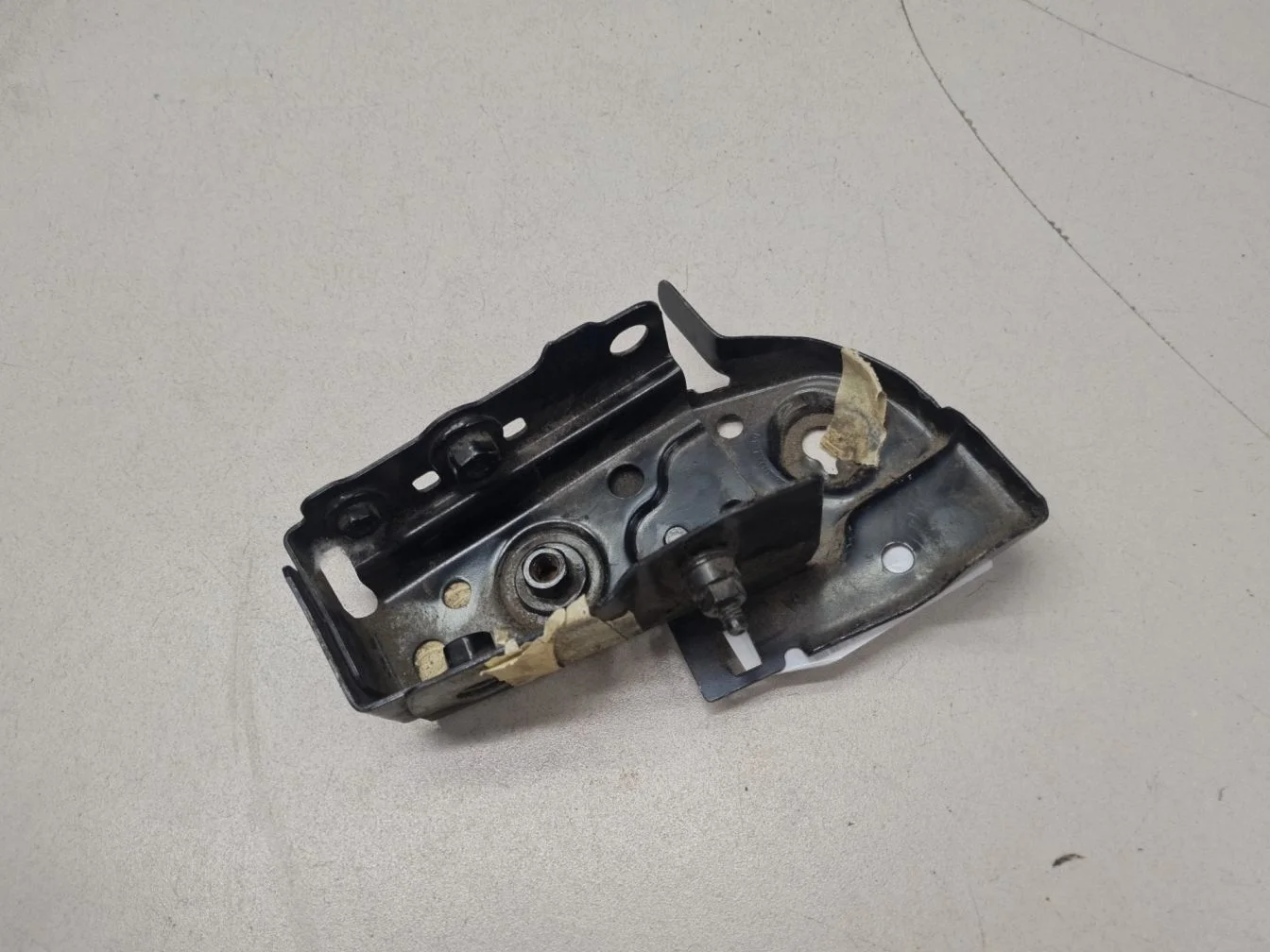 Кронштейн для Opel Astra J 2009-2017