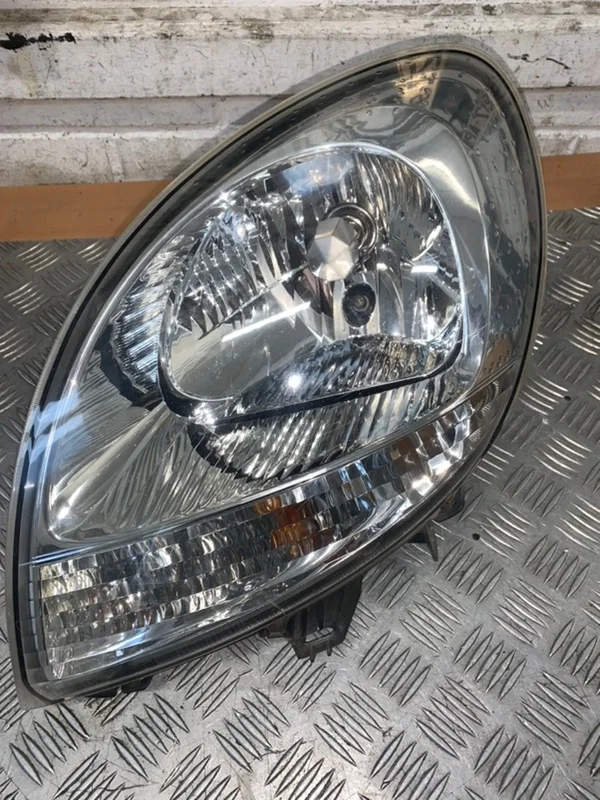 Фара левая Renault Kangoo 2005