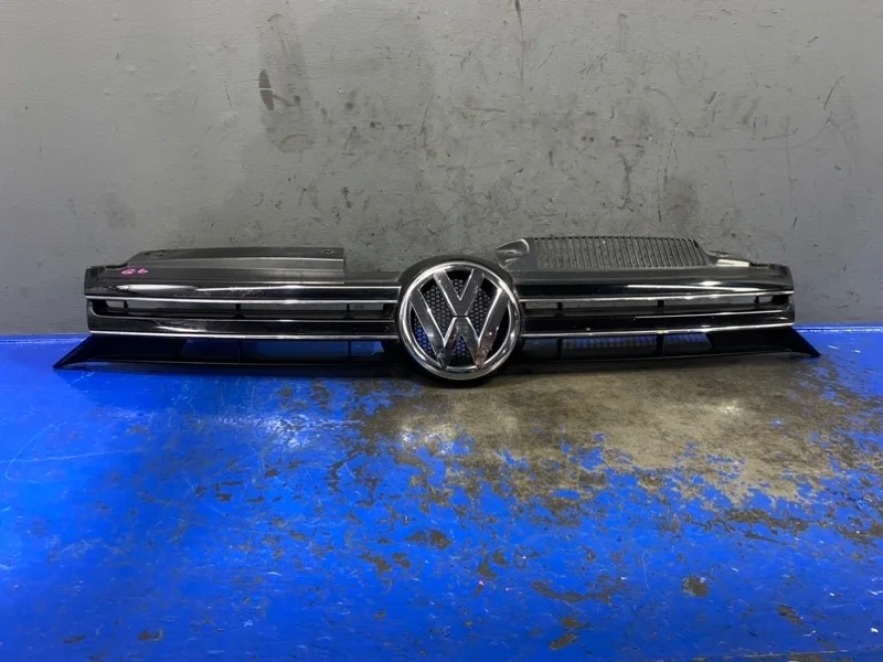 Решетка радиатора Volkswagen Golf 6
