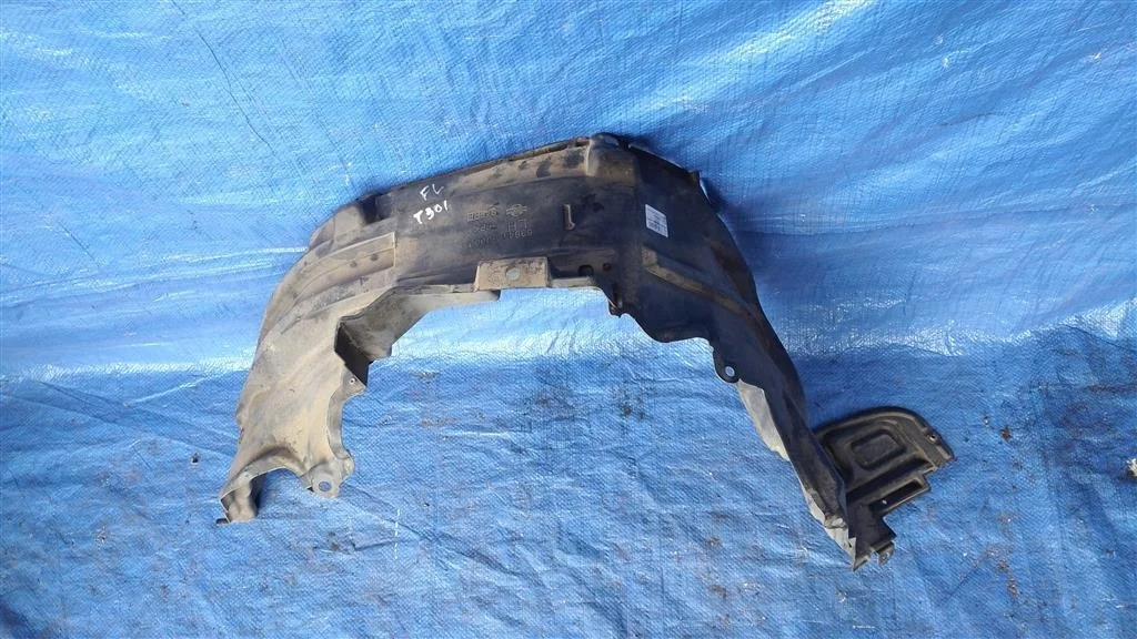 Б.у. подкрылок NISSAN X-TRAIL T30 NISSAN X-TRAIL T30