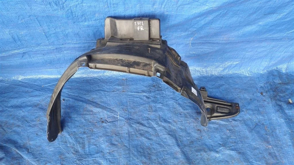 Б.у. подкрылок NISSAN X-TRAIL T30 NISSAN X-TRAIL T30