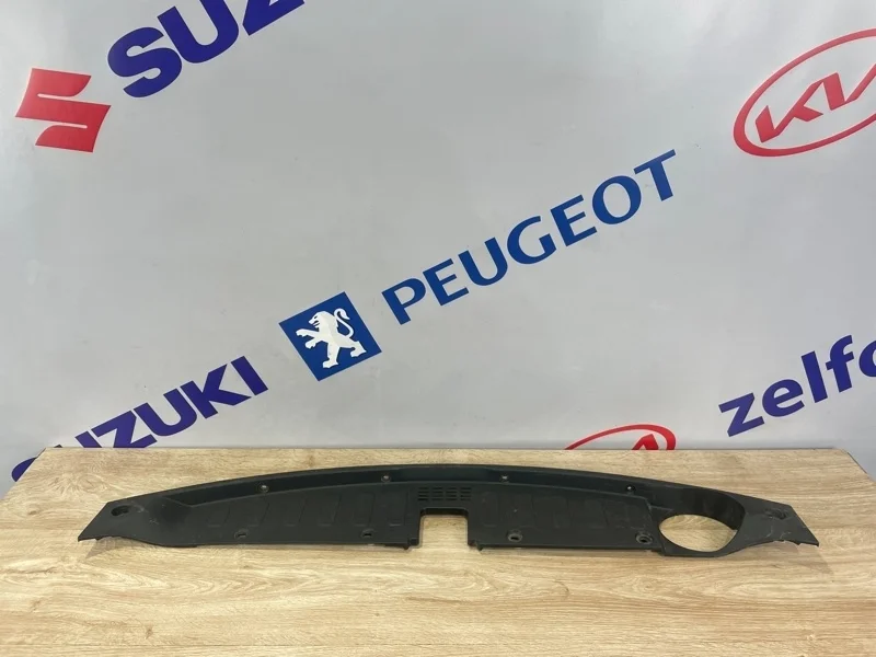 Дефлектор радиатора верхний KIA Sorento 2014 XM