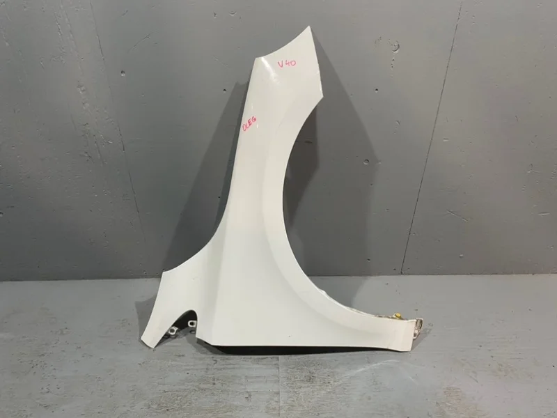 Крыло Volvo V40 MV