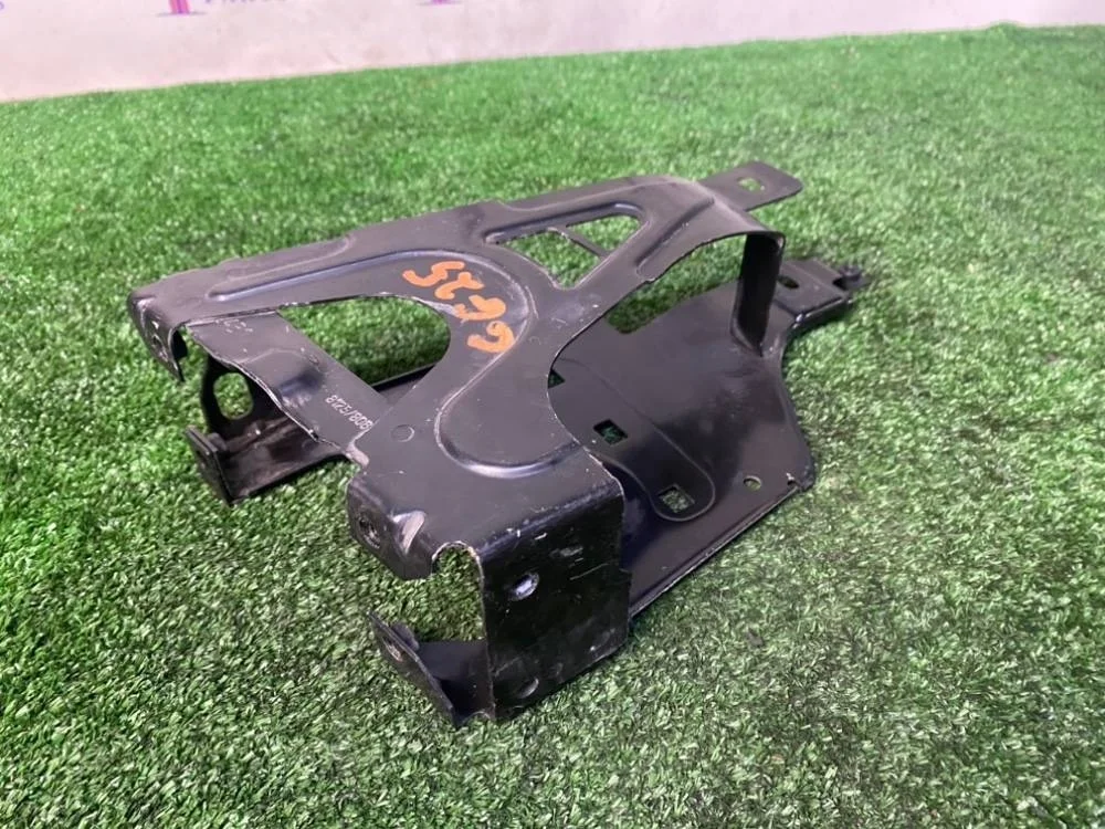 Кронштейн замка капота BMW F10