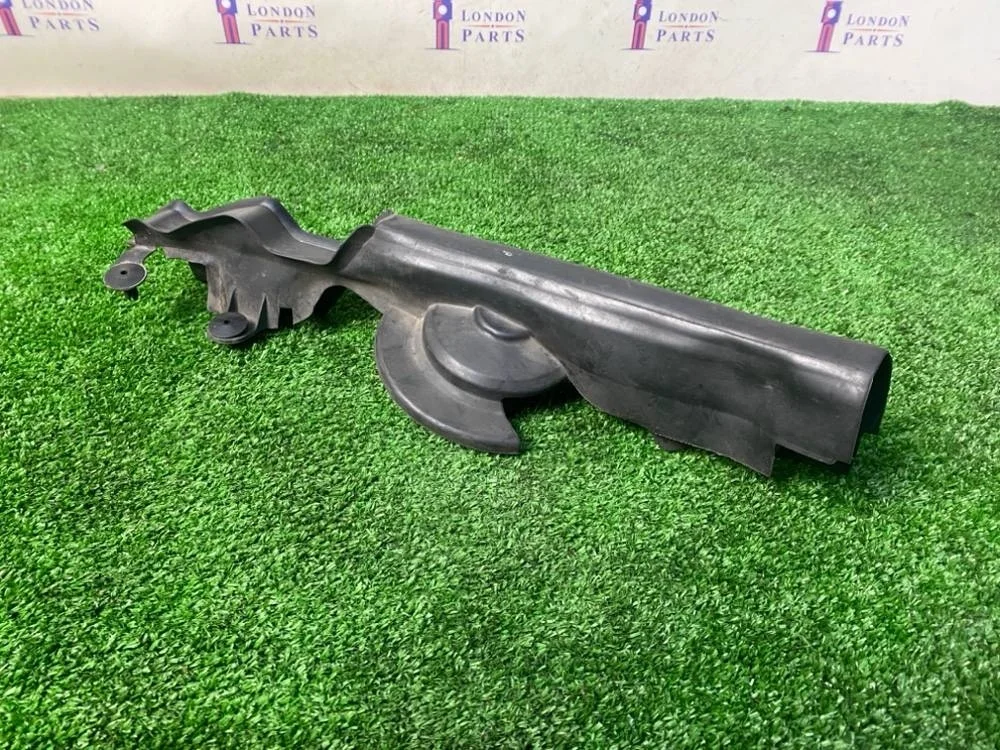 Уплотнитель капота BMW F30