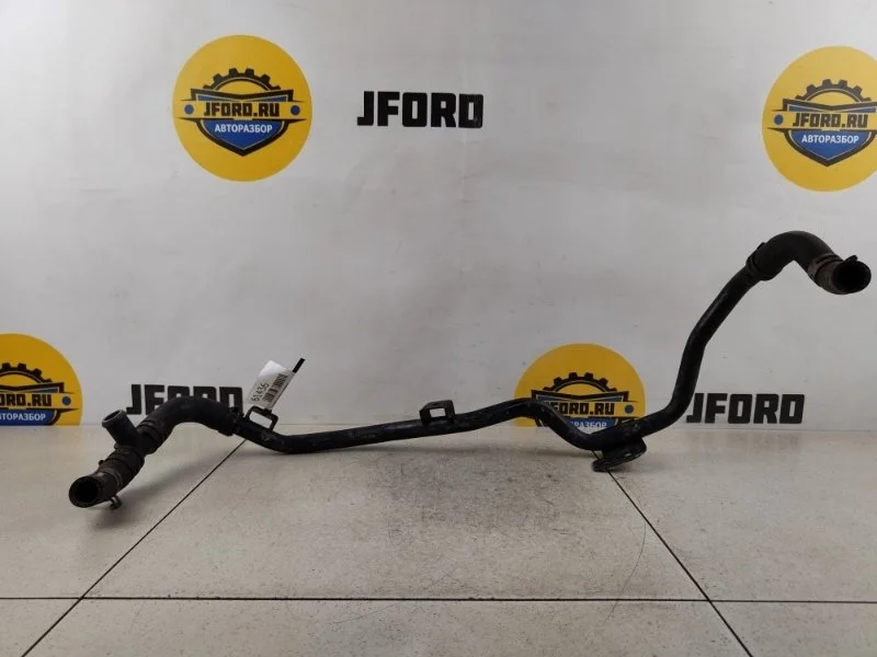 Патрубок системы охлаждения Land Rover Discovery 3 2006 L319