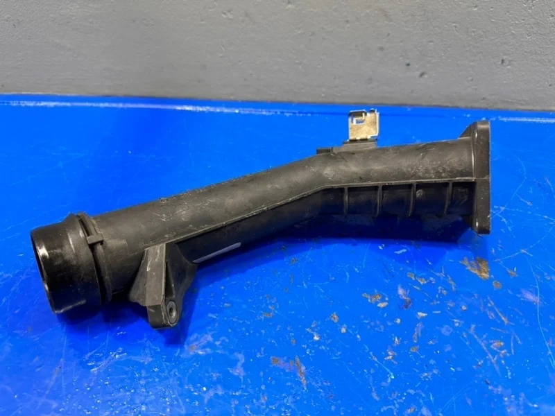 Патрубок интеркулера Mercedes B W246