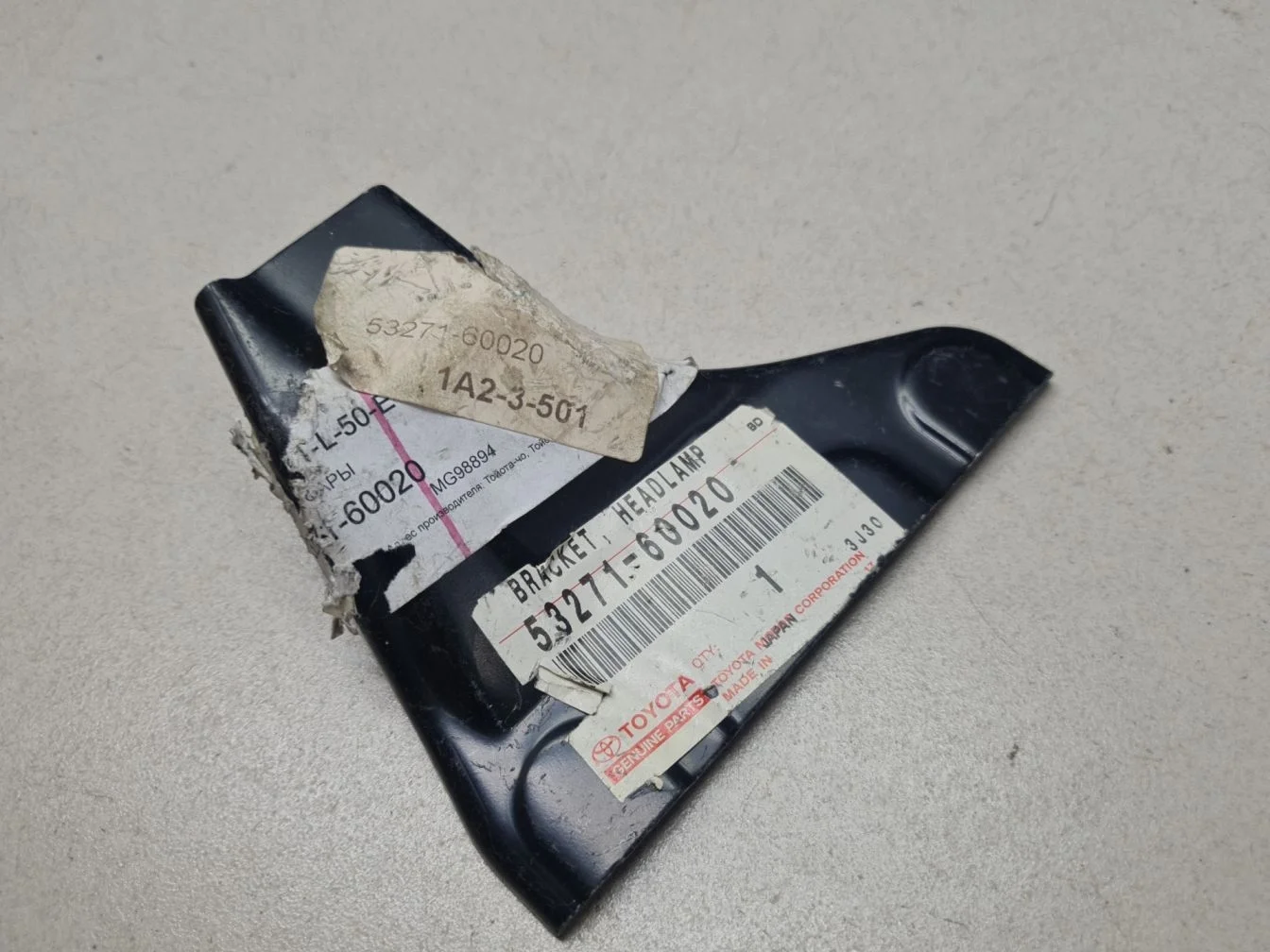 Кронштейн фары правый для Toyota Land Cruiser 200 2008-