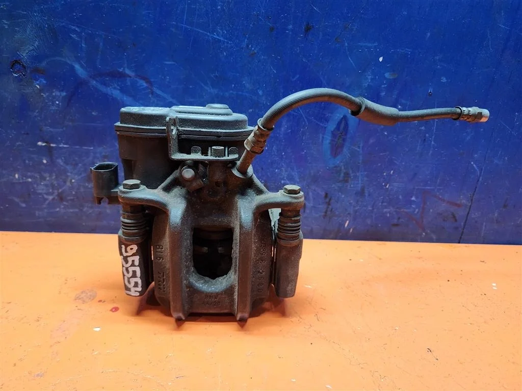 Суппорт задний левый BMW 5 F10 F11 34216793041