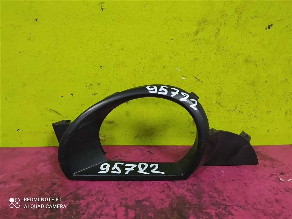 Решетка бампера правая накладка Audi Q7 2006-2009