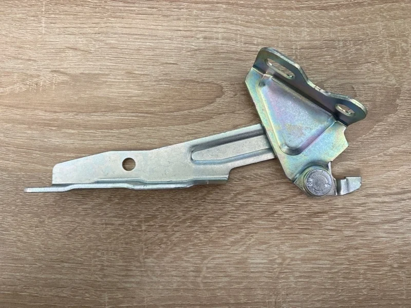 Петля капота MITSUBISHI COLT 2004 2005 2006 2007 2008 2009 MR959411 Z32A 3A91, левая