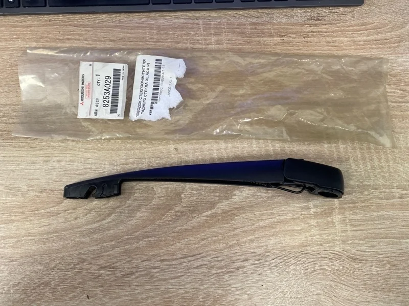 ПОВОДОК ДВОРНИКА MITSUBISHI OUTLANDER 3 2012 2013 2014 2015 2016 2017 2018 2019 2020 2021 2022 2023 8253A029 GF3W, задний