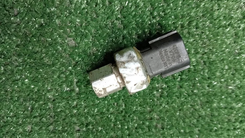 Б.у. датчик давления кондиционера MITSUBISHI LANCER CY4A MITSUBISHI LANCER CY4A