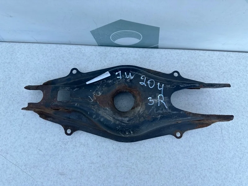 Рычаг задний нижний под пружину Mercedes-benz 2010 W204