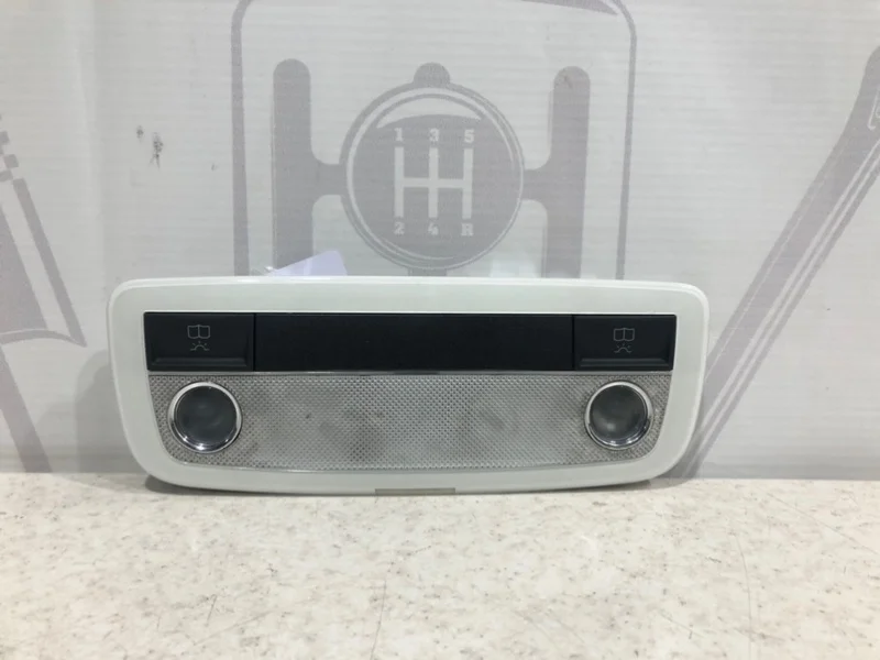 Плафон потолочный задний Mercedes-benz 2010 W204