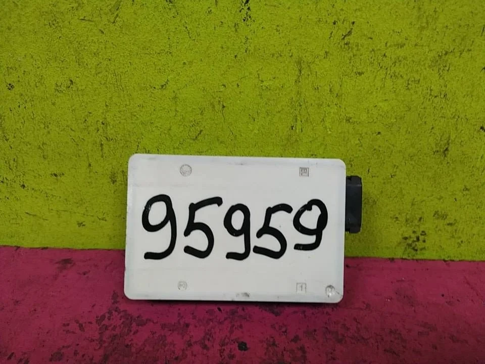 Радарный датчик слепых зон W205 W222 A0009058702