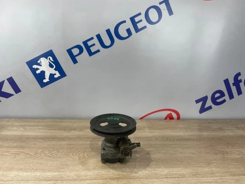 Насос гидроусилителя руля Mitsubishi Pajero 1993г