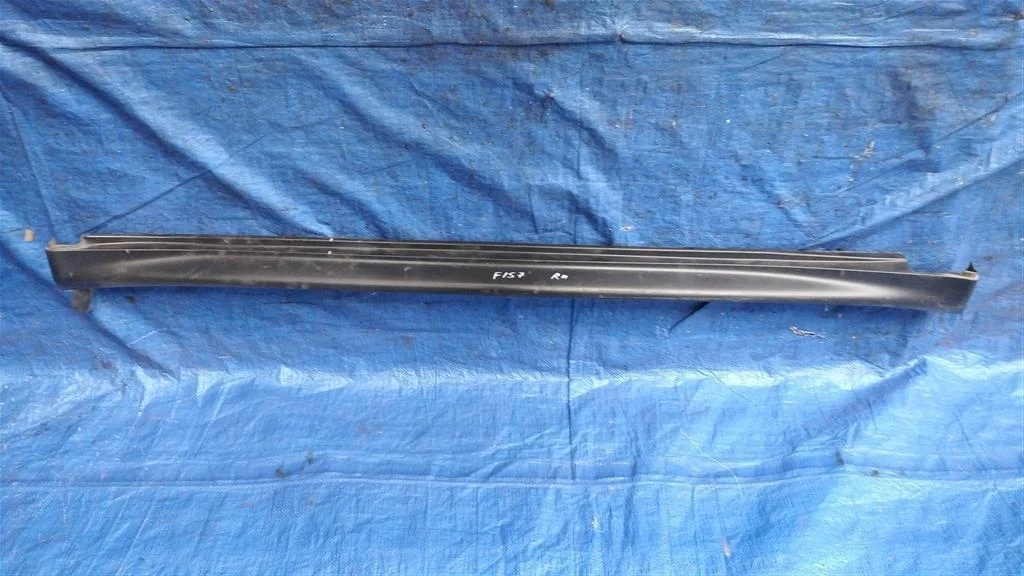 Б.у. порог пластиковый NISSAN JUKE F15E NISSAN JUKE F15E