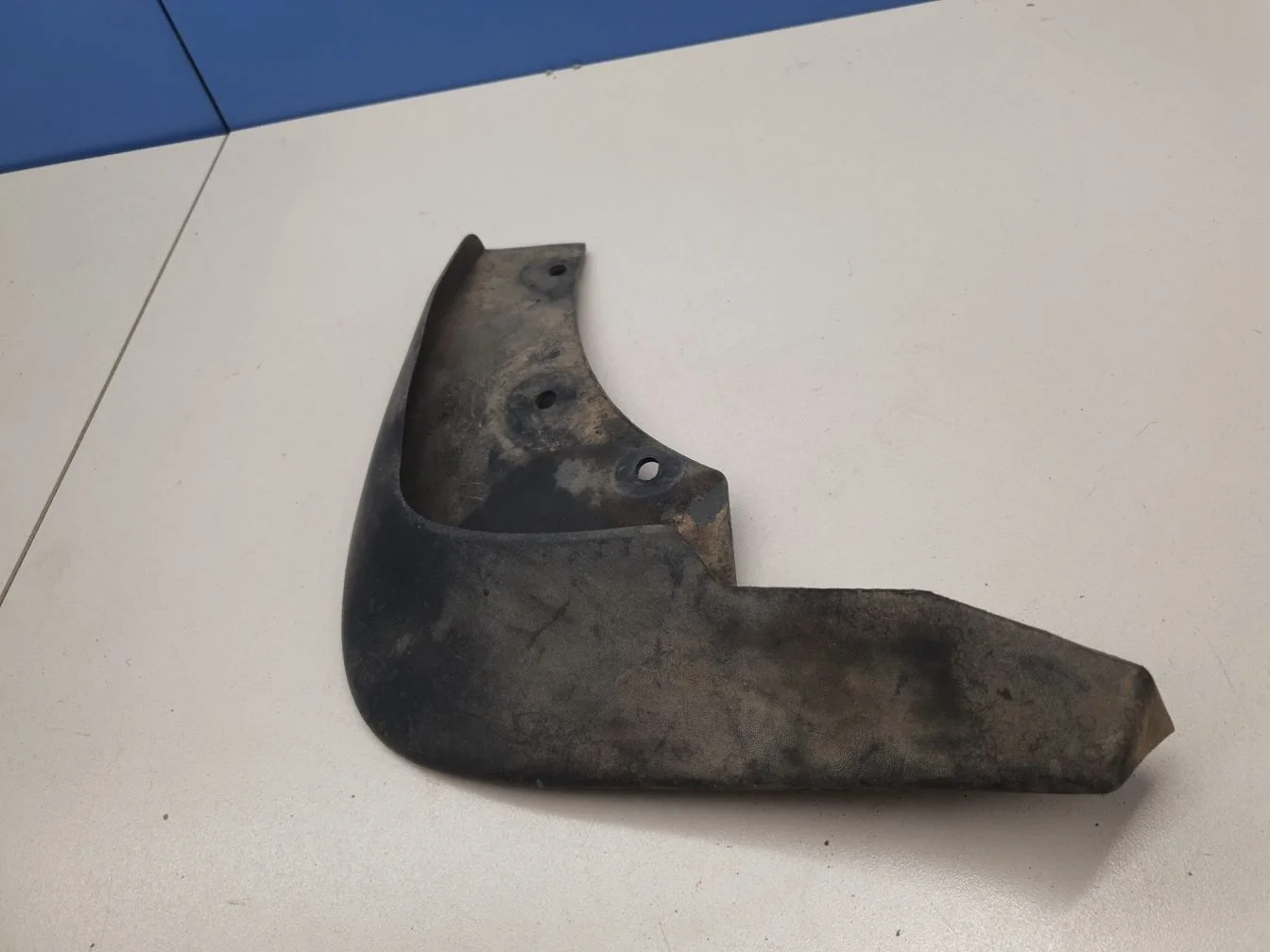 Брызговик передний левый для Renault Duster 2010-