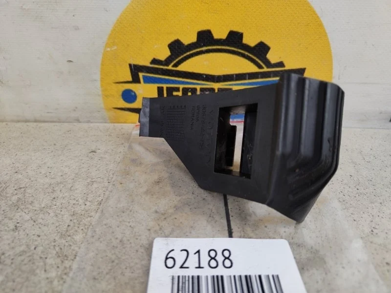 Кронштейн бампера Volvo V50 2010 MW75