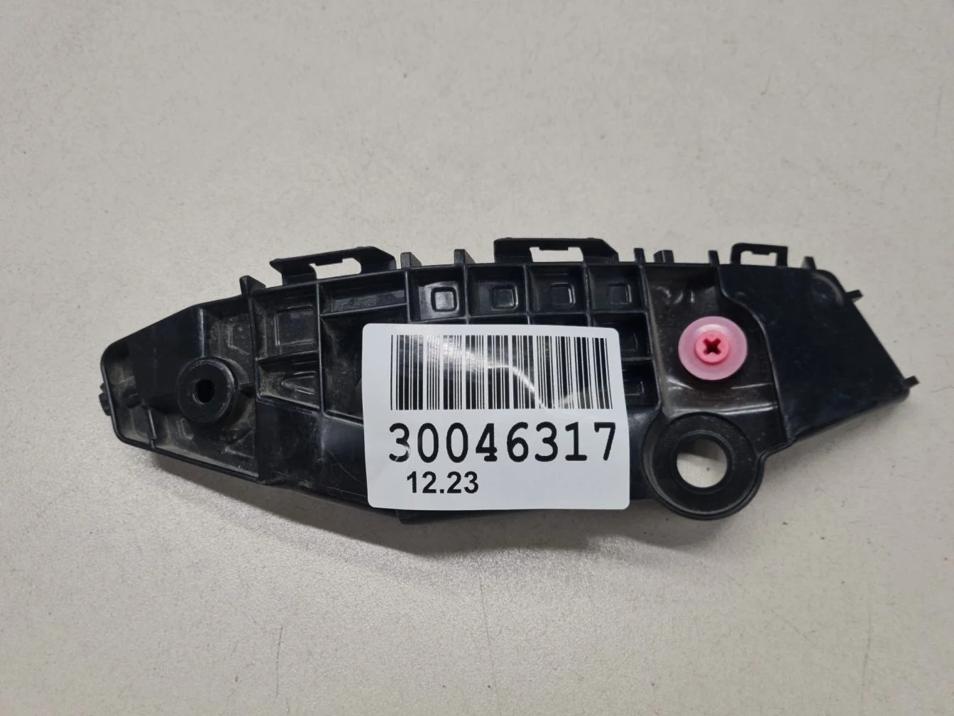 Кронштейн бампера переднего правый для Toyota RAV 4 2019-